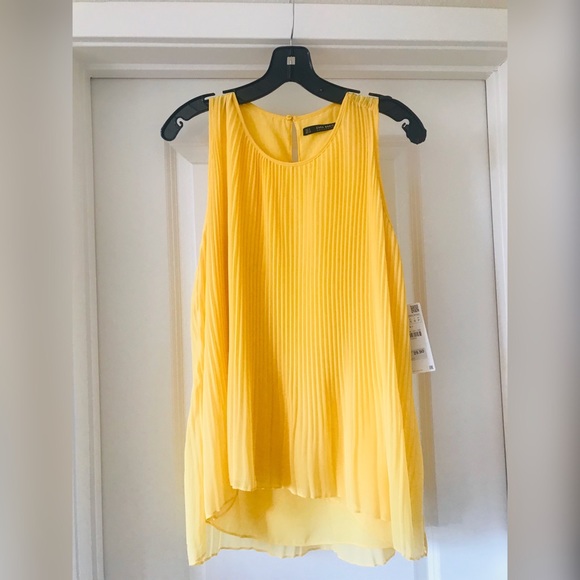 zara yellow pleated top
